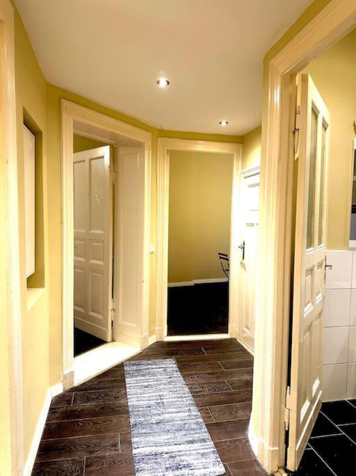 Schoenes Grosses Apartment Im Zentrum Berlins المظهر الخارجي الصورة
