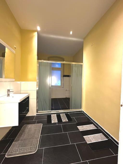 Schoenes Grosses Apartment Im Zentrum Berlins المظهر الخارجي الصورة